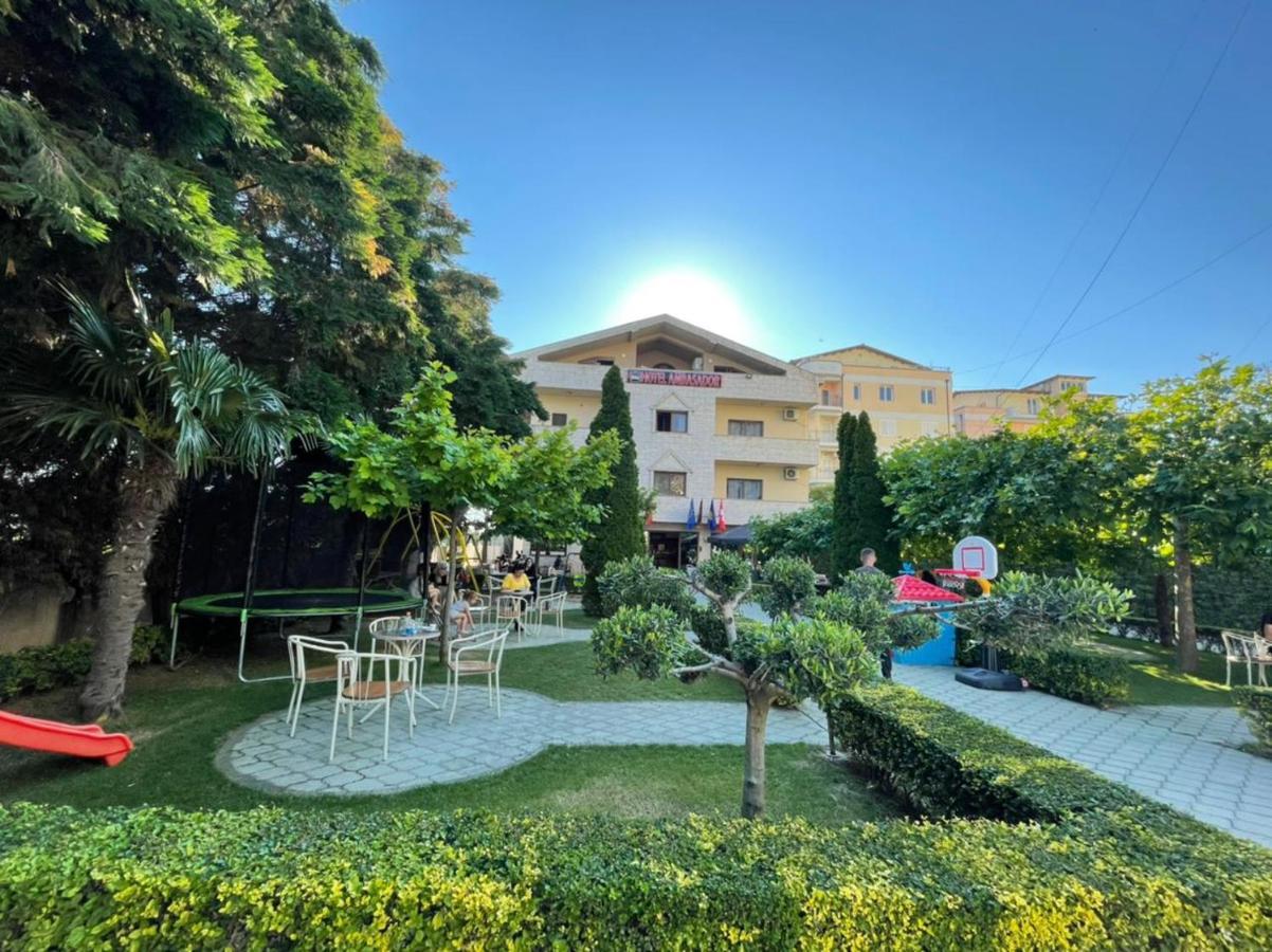 Hotel Ambasador Garden เลเจอ ภายนอก รูปภาพ